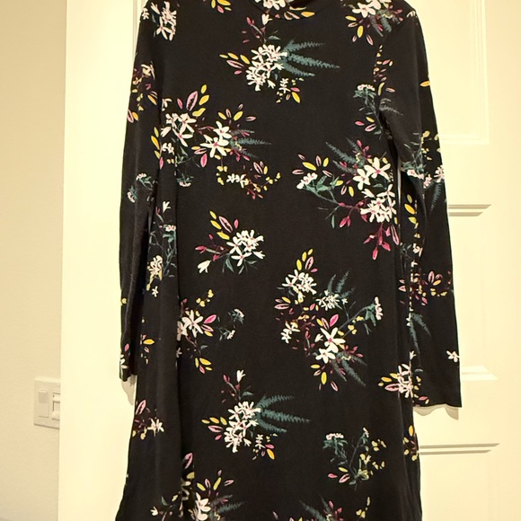 Gina Tricot Dresses & Skirts - 3/10$ Black Floral Swing Dress